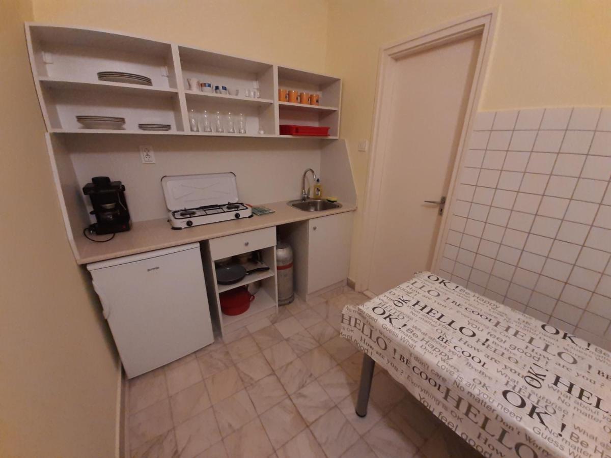Gyopar Gyoengye Apartmanhaz Орошгаза Екстер'єр фото