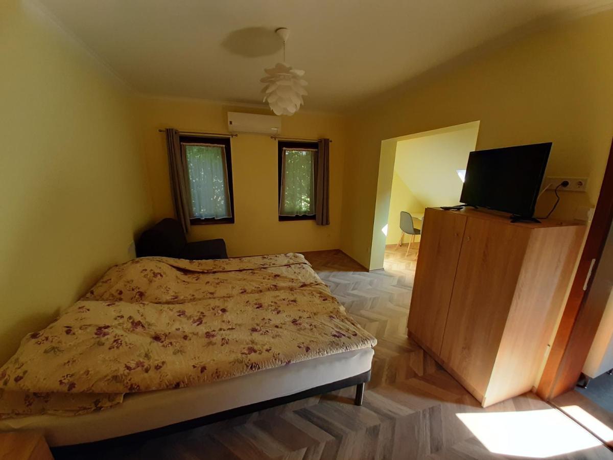 Gyopar Gyoengye Apartmanhaz Орошгаза Екстер'єр фото