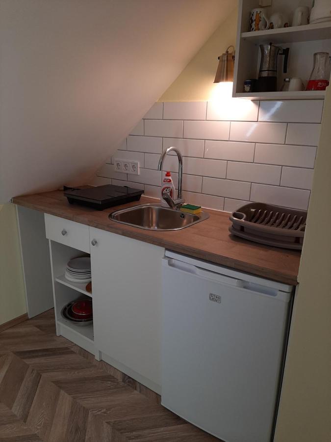 Gyopar Gyoengye Apartmanhaz Орошгаза Екстер'єр фото
