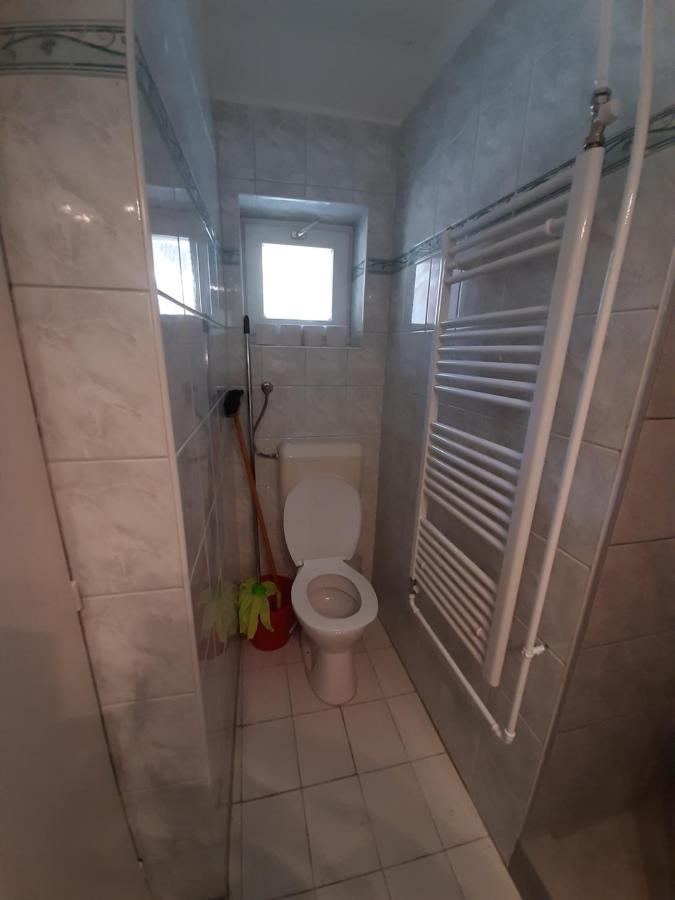 Gyopar Gyoengye Apartmanhaz Орошгаза Екстер'єр фото