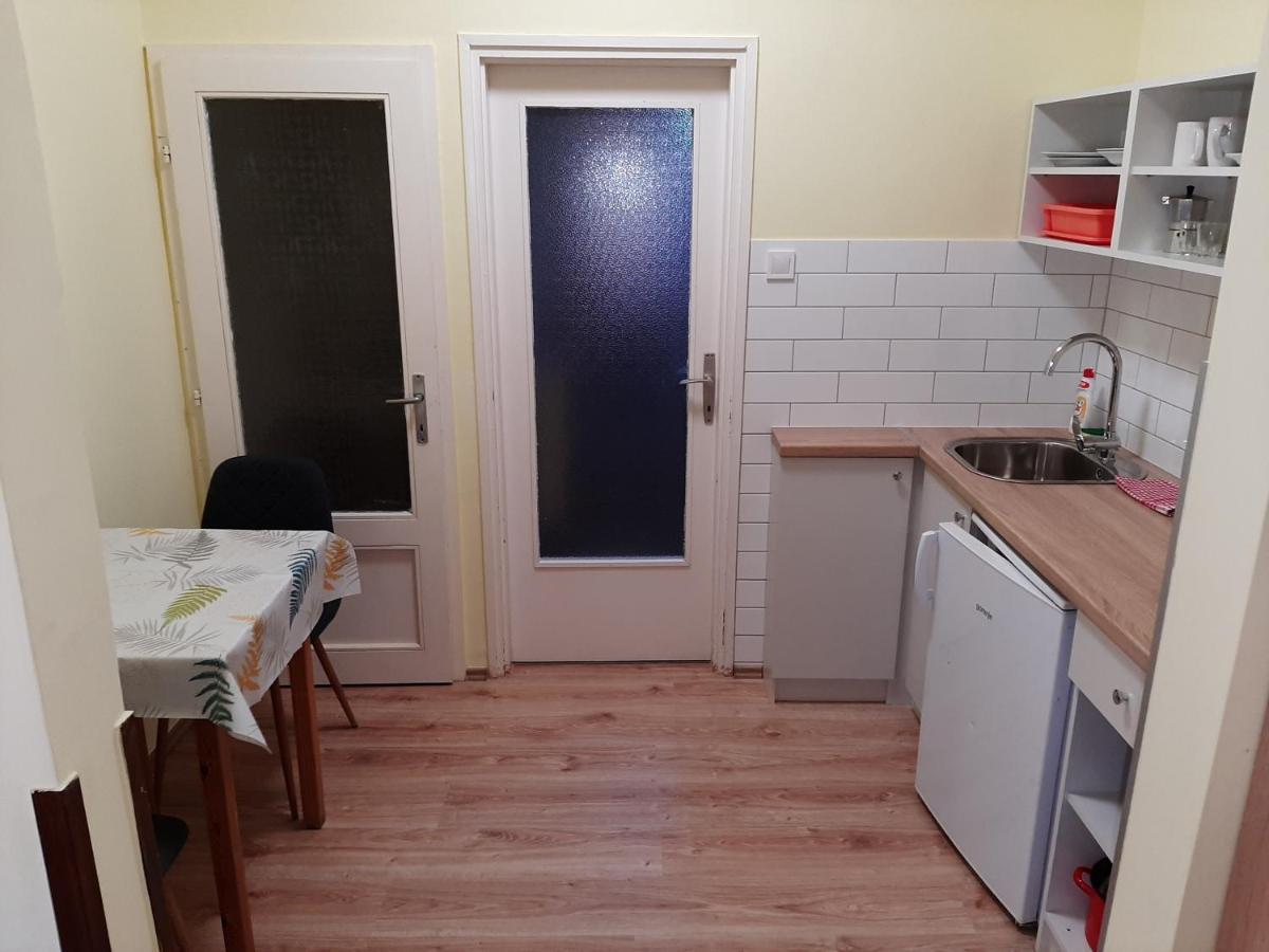 Gyopar Gyoengye Apartmanhaz Орошгаза Екстер'єр фото