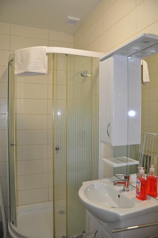 Gyopar Gyoengye Apartmanhaz Орошгаза Екстер'єр фото